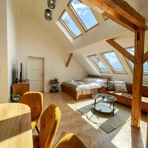 https://stupartska-9-old-town-apartment.praguehotelsweb.com